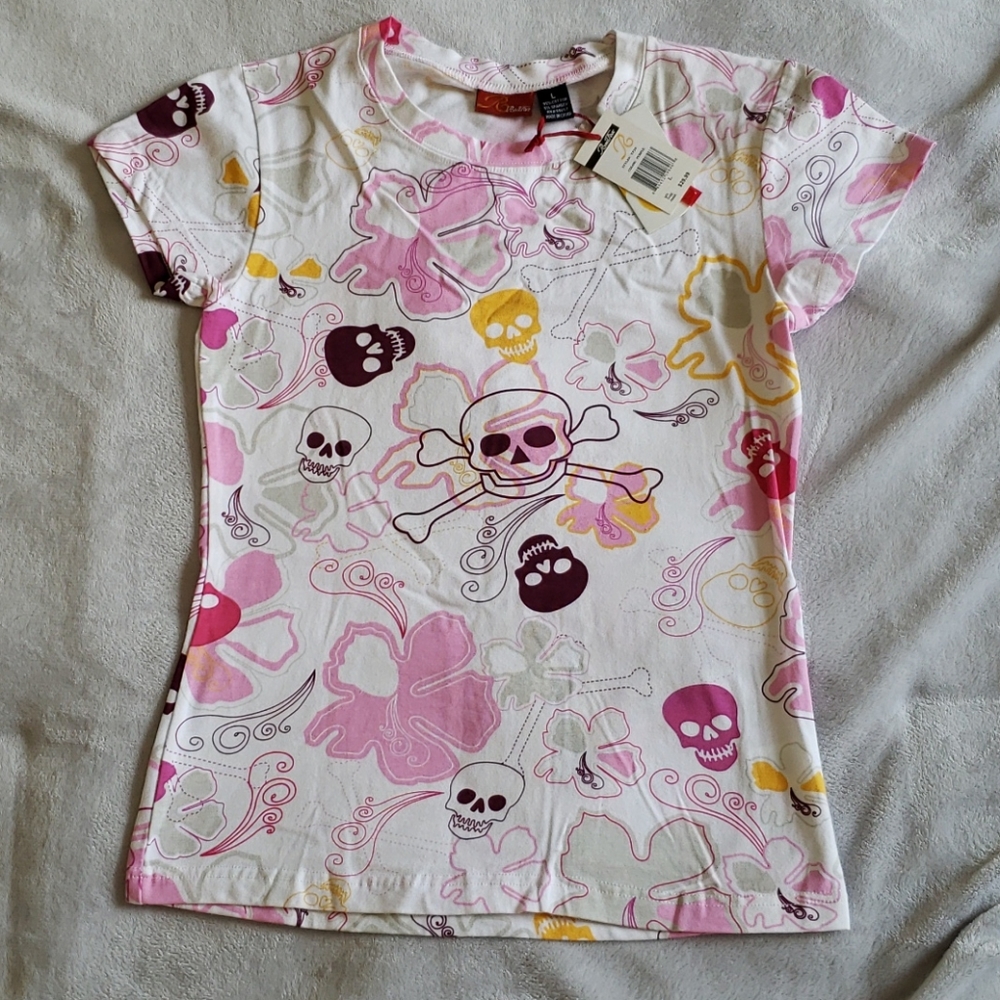 Flowers and skulls!